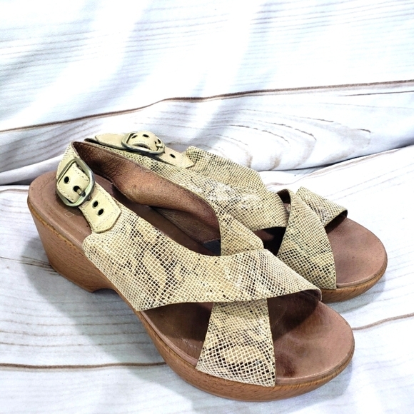 Dansko Jacinda Khaki Tan Snakeskin Leather Slingback Sandals Womens 37 Faux Wood - Picture 1 of 13